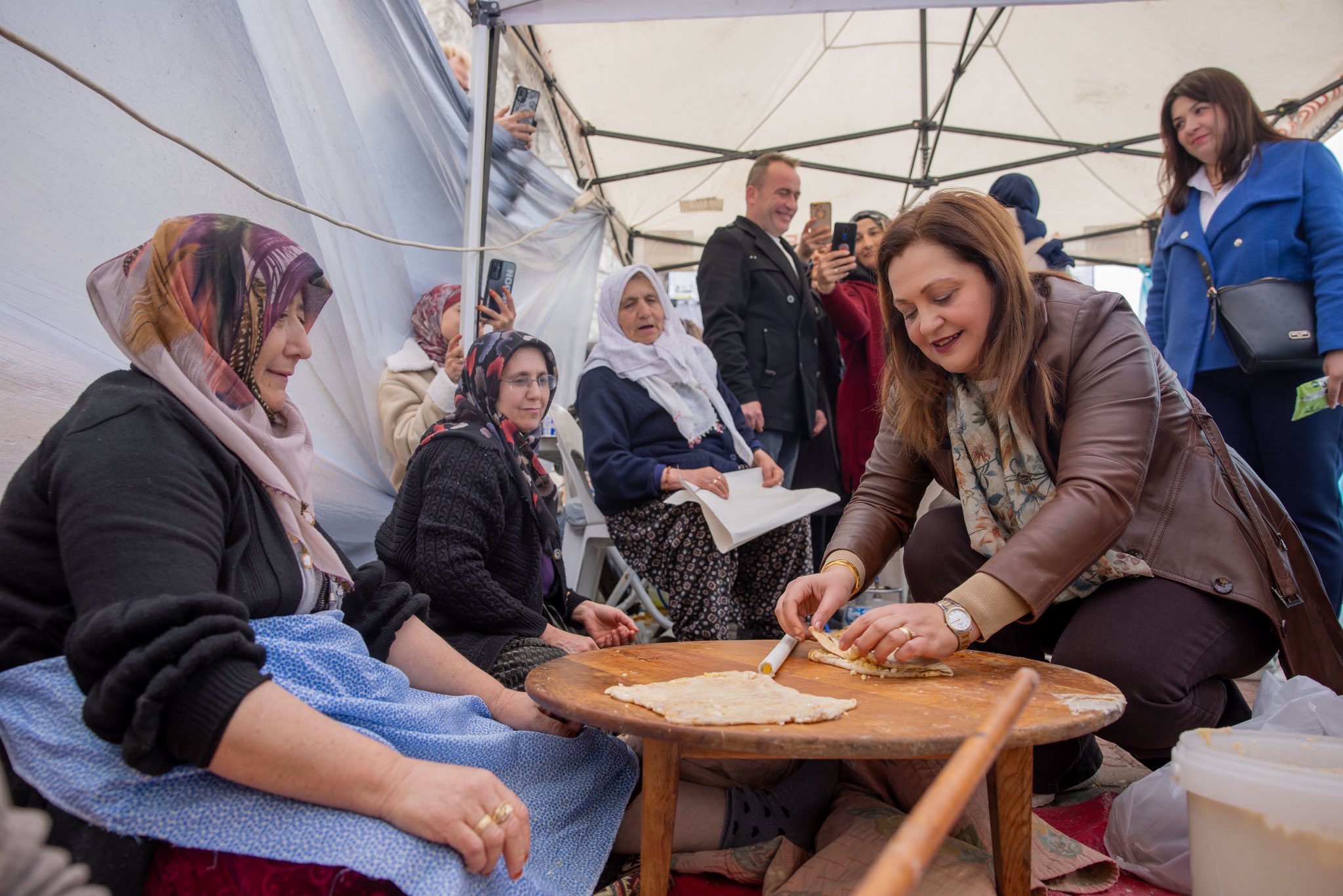 Afyonkarahisar Belediye Başkanı Burcu Köksal, SMA Tip-1 hastası Zeynep Erva