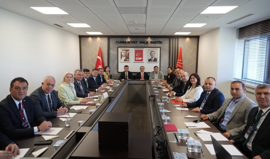 Afyonkarahisar Belediye Başkanı Burcu Köksal, yerel yönetim stratejilerinin belirlendiği önemli