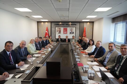 Afyonkarahisar Belediye Başkanı Burcu Köksal, yerel yönetim stratejilerinin belirlendiği önemli