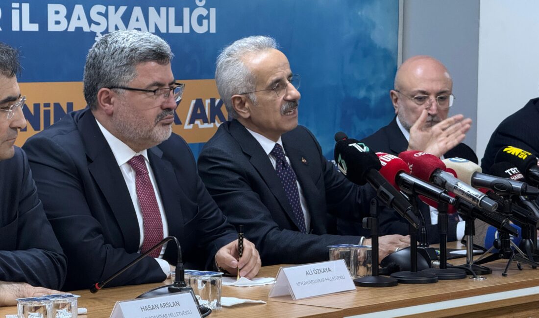 Ulaştırma ve Altyapı Bakanı Abdülkadir Uraloğlu, Afyonkarahisar temasları kapsamında AK