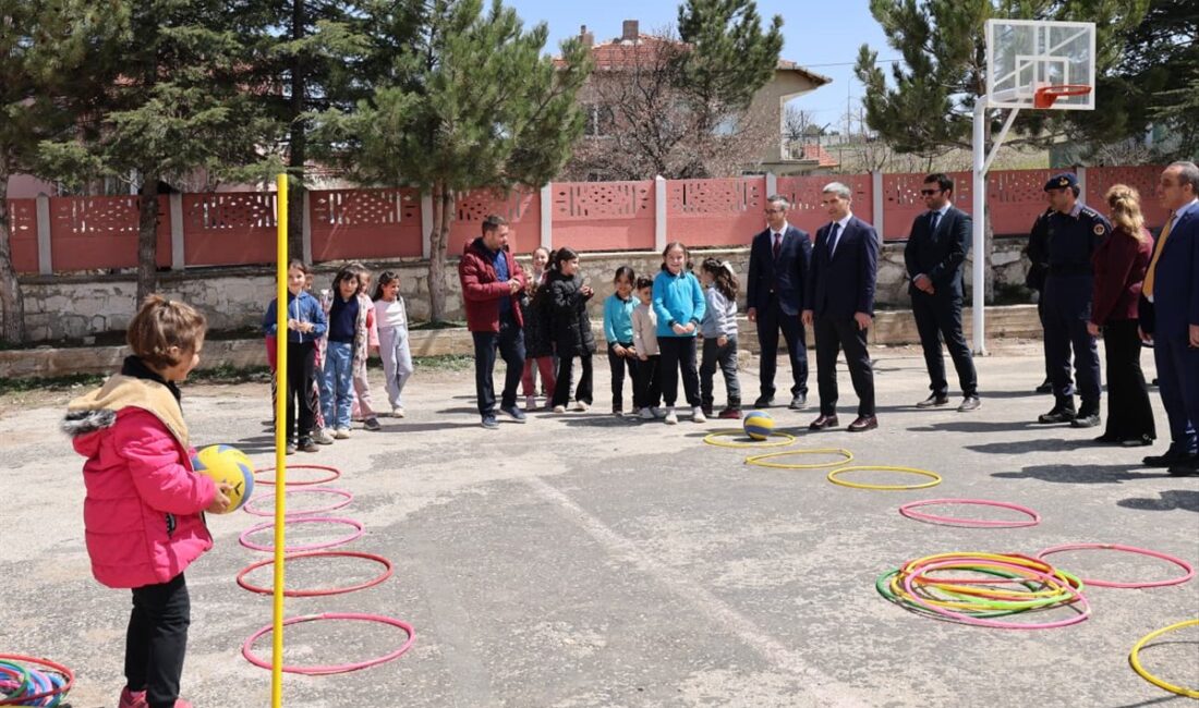 Vali Dr. Naci Aktaş, İhsaniye ilçesinde bir dizi ziyaret ve