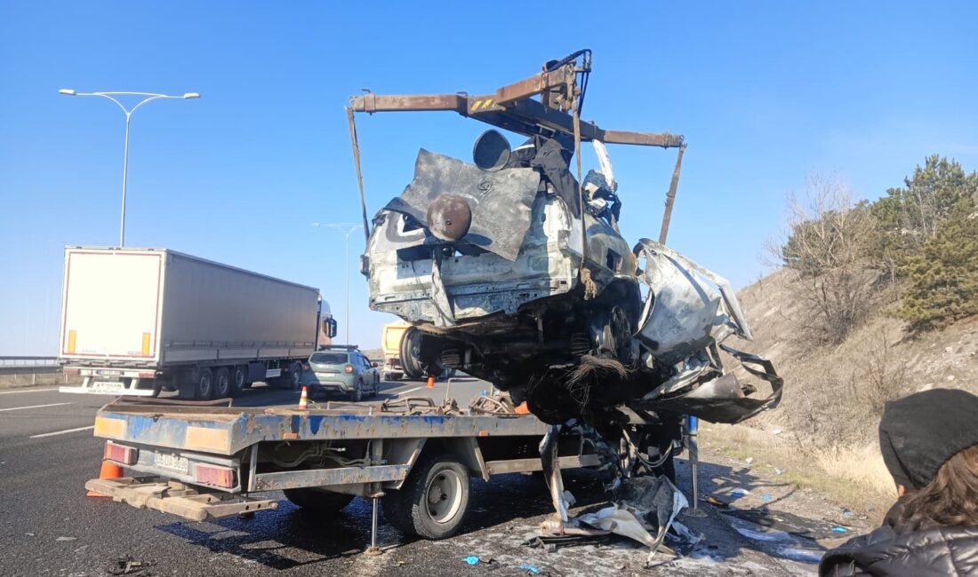 Ankara'da Kuzey Çevre Yolu'nda ters yöne giren aracın karşıdan gelen
