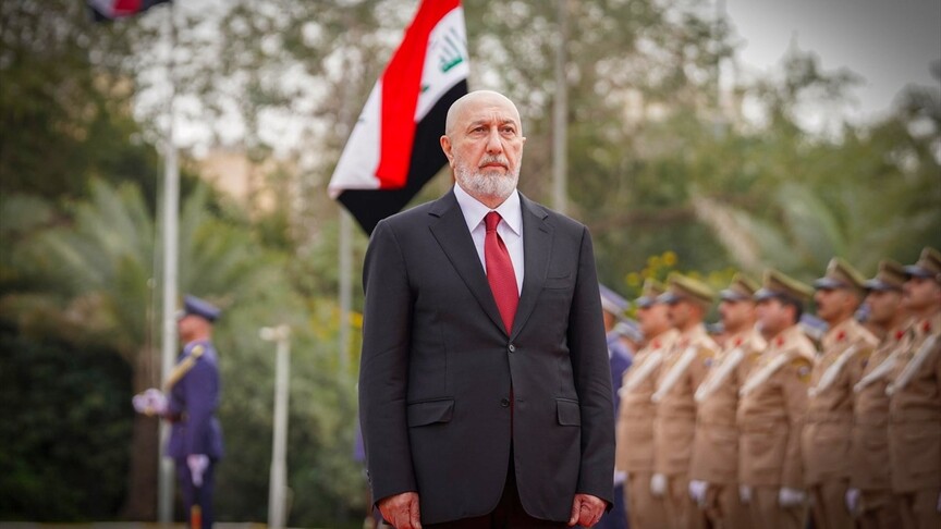 Irak'ın yeni Cumhurbaşkanı Nizar Amedi, düzenlenen resmi törenle görevini selefi