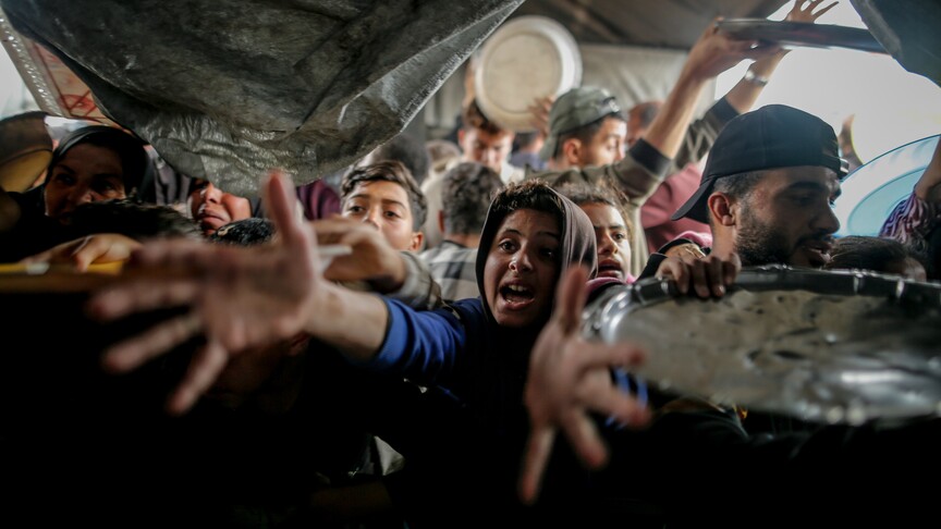 Gazze Şeridi’ndeki hükümet, İsrail’in un ve temel gıda maddelerini kontrol