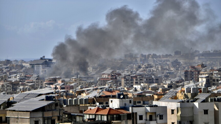 İsrail ordusunun Lübnan'ın güneyindeki Sur ve Nebatiye kentlerine düzenlediği hava