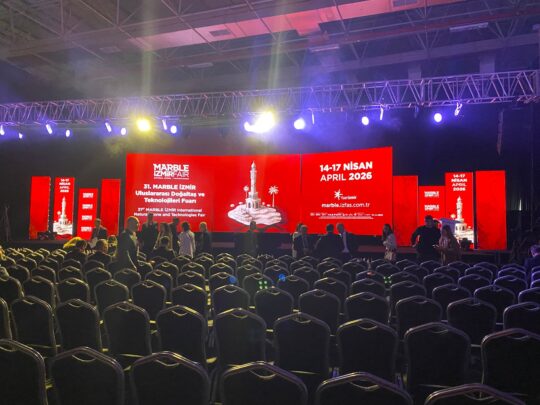 İzmir, doğal taş sektörünün en büyük buluşmalarından birine bir kez