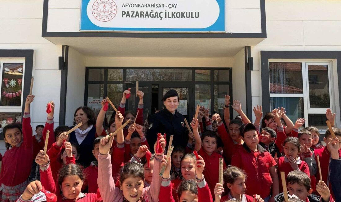 Afyonkarahisar İl Jandarma Komutanlığı ekipleri, kadına yönelik şiddetle mücadele ve