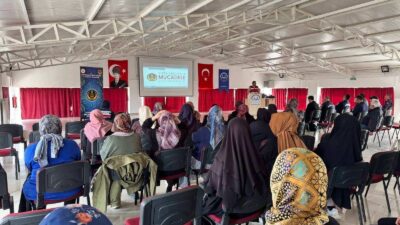 Afyonkarahisar İl Jandarma Komutanlığı, vatandaşların dijital dünyada daha bilinçli hareket