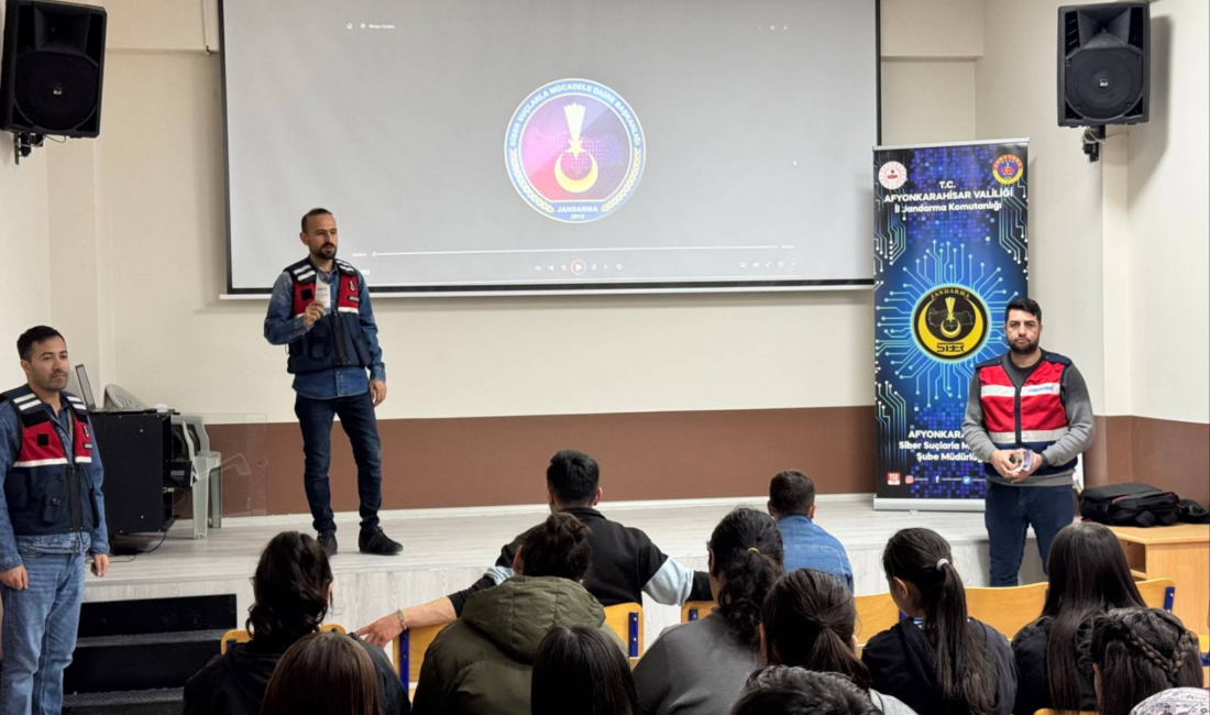 Afyonkarahisar İl Jandarma Komutanlığı tarafından siber farkındalık ve bilinçlendirme faaliyetleri