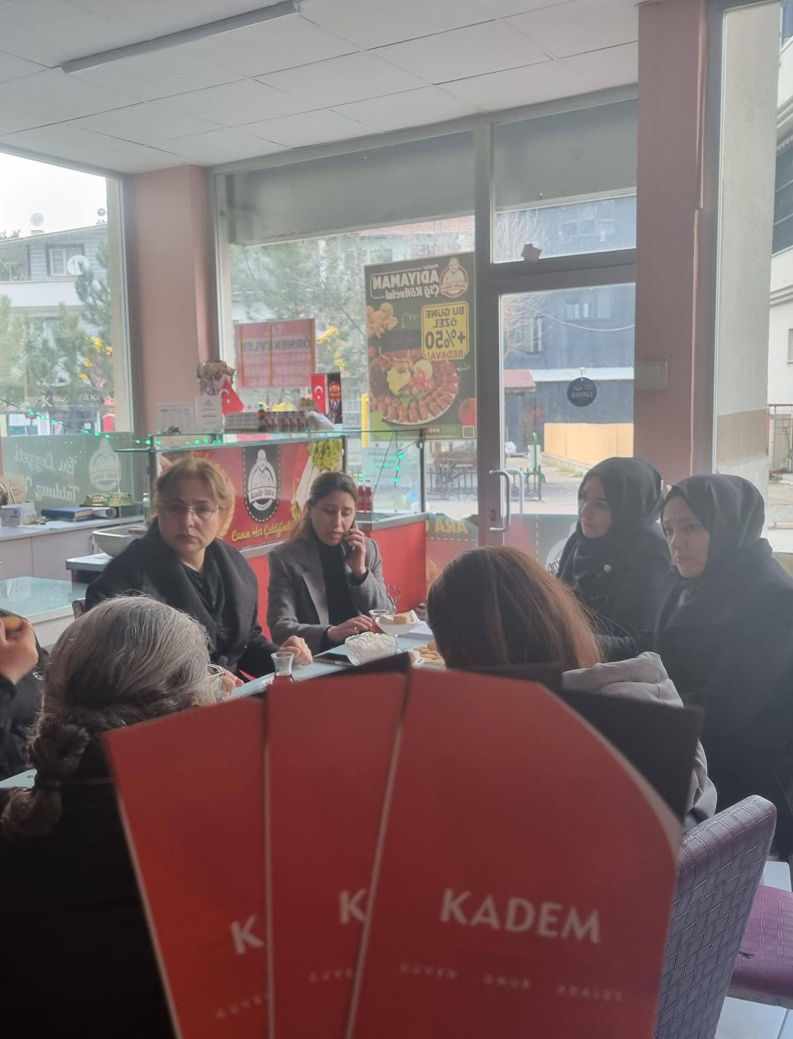 KADEM Afyonkarahisar, mahalle ziyaretleri kapsamında çalışmalarına aralıksız devam ediyor. Bu