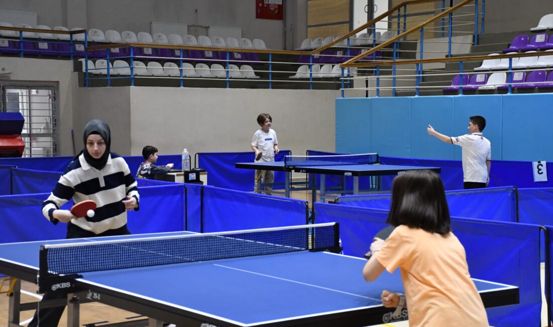 Afyonkarahisar’da Dünya Masa Tenisi Haftası etkinlikleri kapsamında düzenlenen masa tenisi