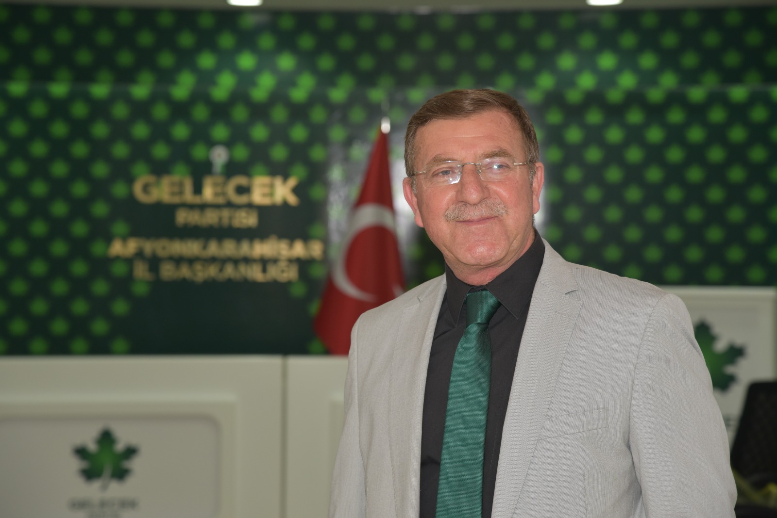 Gelecek Partisi Afyonkarahisar İl Başkanı Niyazi Ertaş, Genel Başkan Prof.