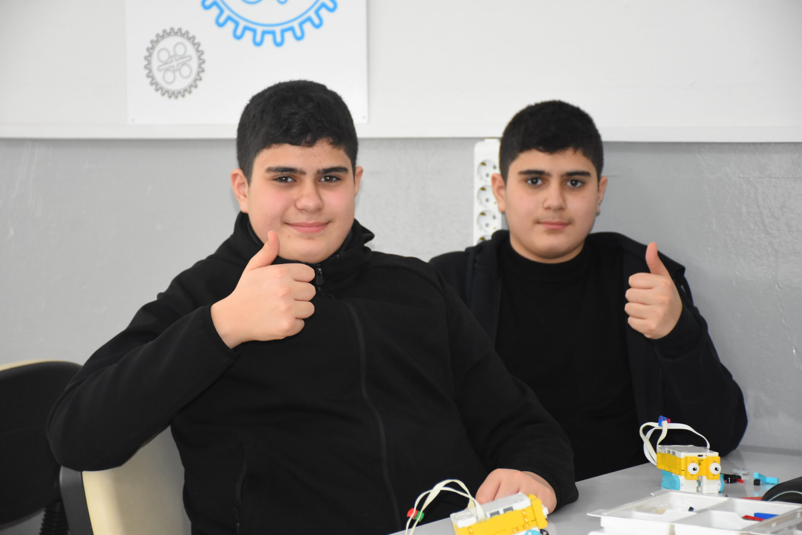 Afyonkarahisar'da yaşayan tek yumurta ikizleri Ramazan Enes ile Muhammed Emir