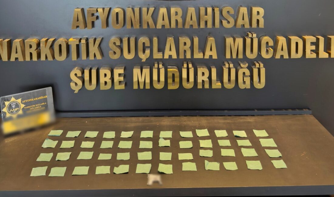Afyonkarahisar’da polis tarafından torbacı diye adlandırılan uyuşturucu satıcılarına yönelik yapılan