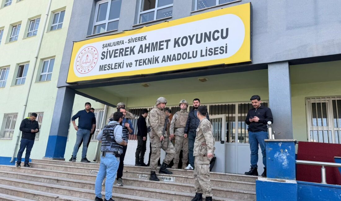 Şanlıurfa'nın Siverek ilçesinde bir lisede silahlı saldırı düzenlendi. Şanlıurfa Valisi