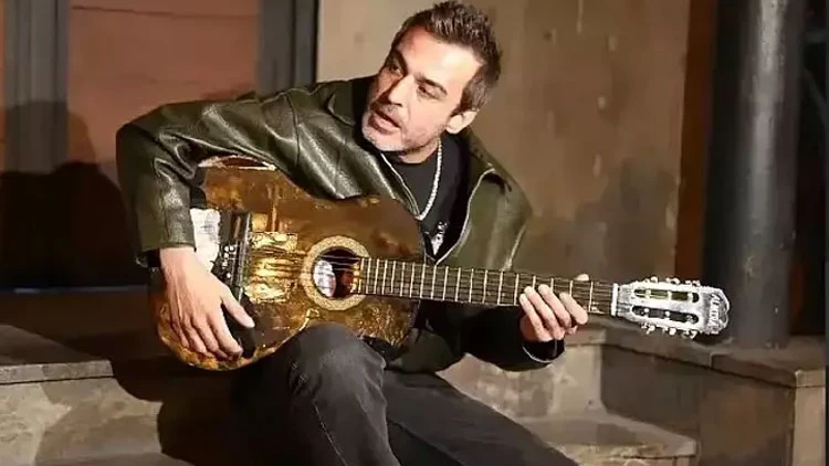 Bodrum’da yaşayan şarkıcı Rıza Tamer, akşam saatlerinde evinde fenalaşmasının ardından