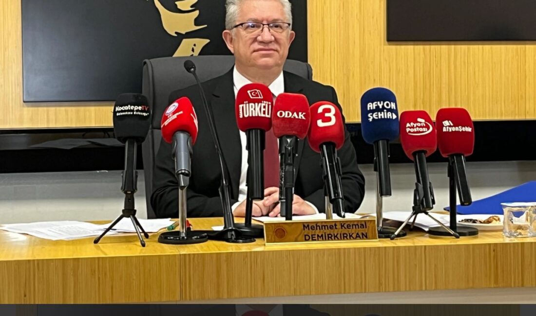 Afyonkarahisar Belediyesi CHP’li Meclis Üyesi Kemal Demirkırkan, belediye çalışmaları üzerinden