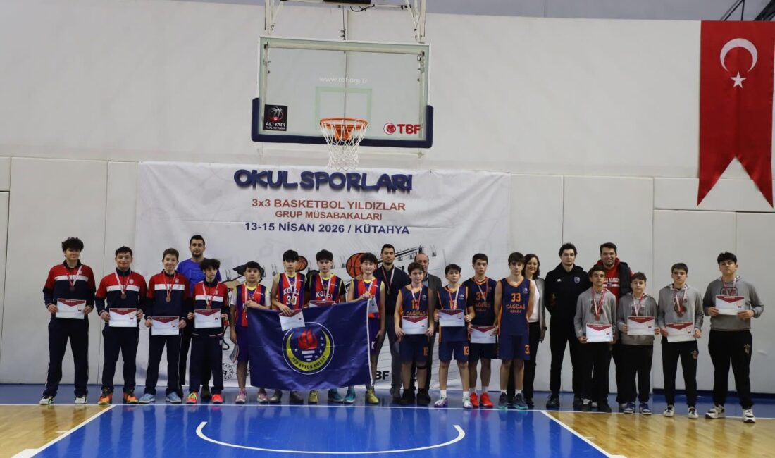 Kütahya’da düzenlenen Okul Sporları 3×3 Basketbol Turnuvası’na katılan TED Afyon