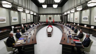 Milli Güvenlik Kurulu (MGK) bildirisinde, "Çevremizde yaşanan savaş, çatışma ve