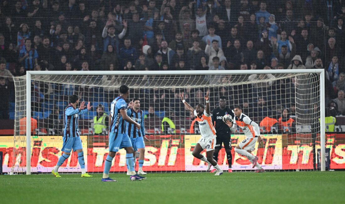 Trendyol Süper Lig'in 30. haftasında Trabzonspor ile RAMS Başakşehir ​​​​​​​1-1