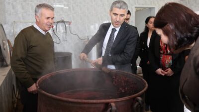 Programları kapsamında ilçe ziyaretlerini sürdüren Vali Dr. Naci Aktaş, Bayat