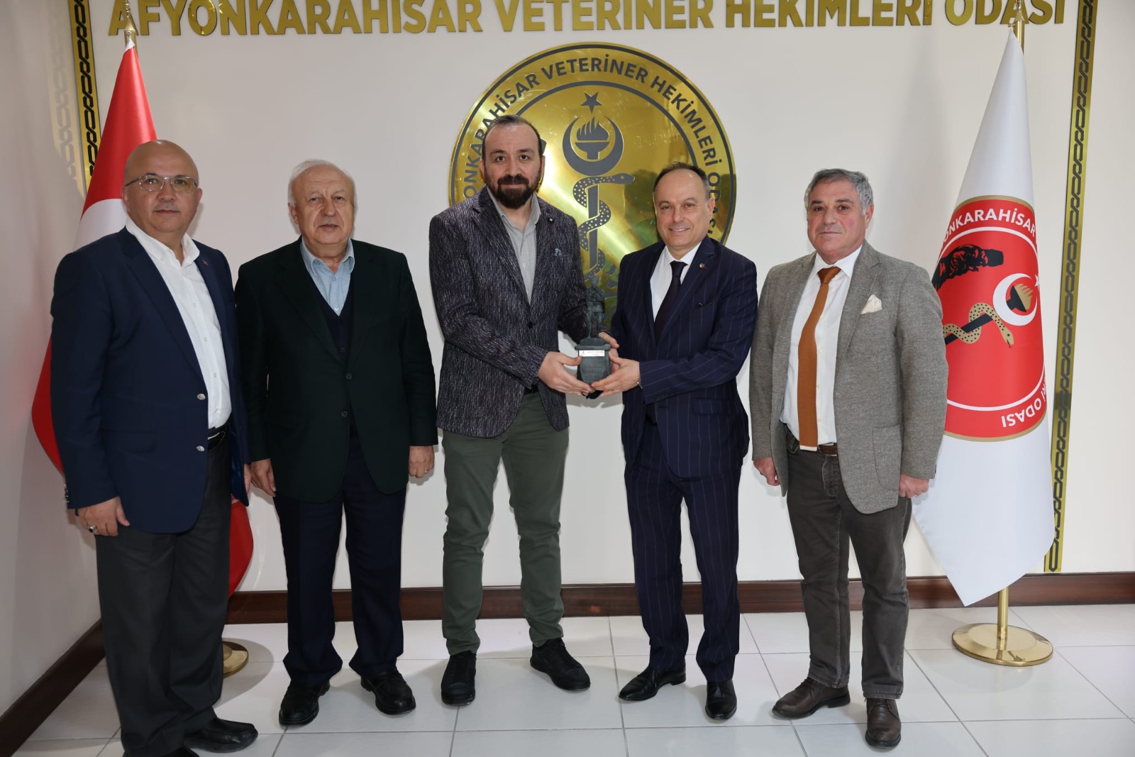 Afyon Eğitim Vakfı Yönetim Kurulu Başkanı Hüsnü Serteser ve Yönetim