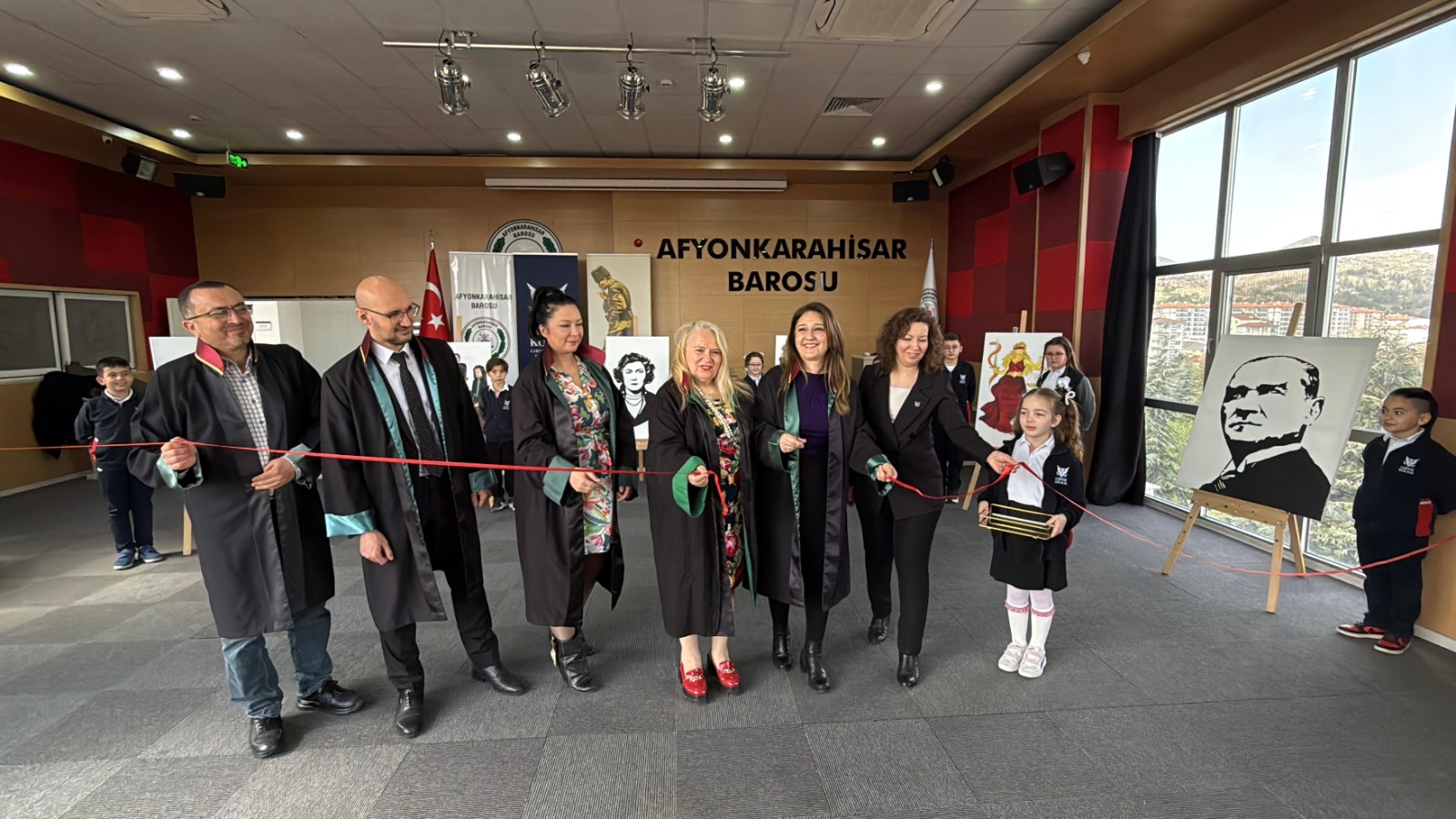 5 Nisan Avukatlar Günü dolayısıyla Afyonkarahisar’da anlamlı bir etkinlik düzenlendi.