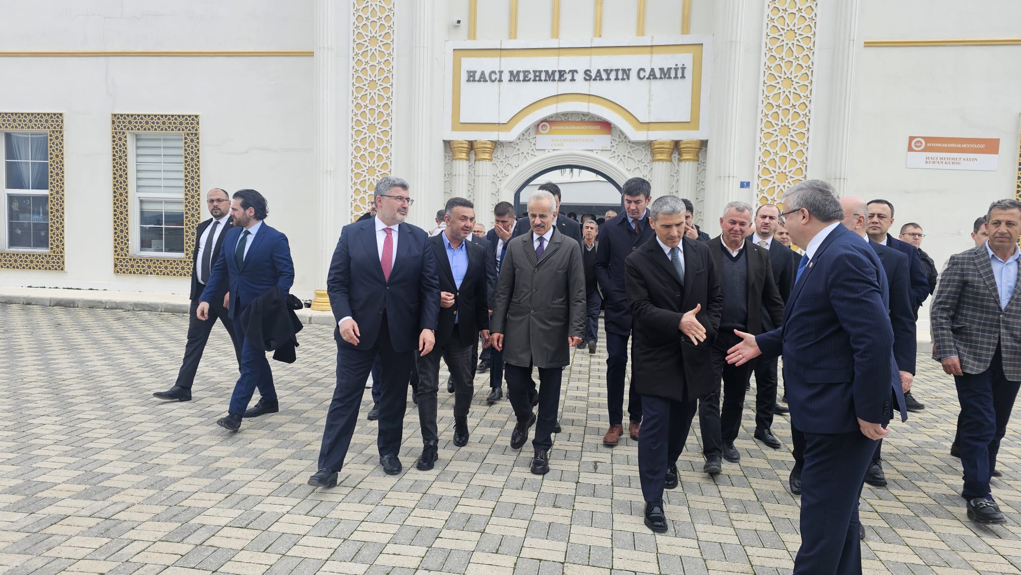Ulaştırma ve Altyapı Bakanı Abdulkadir Uraloğlu, bir dizi açılış ve