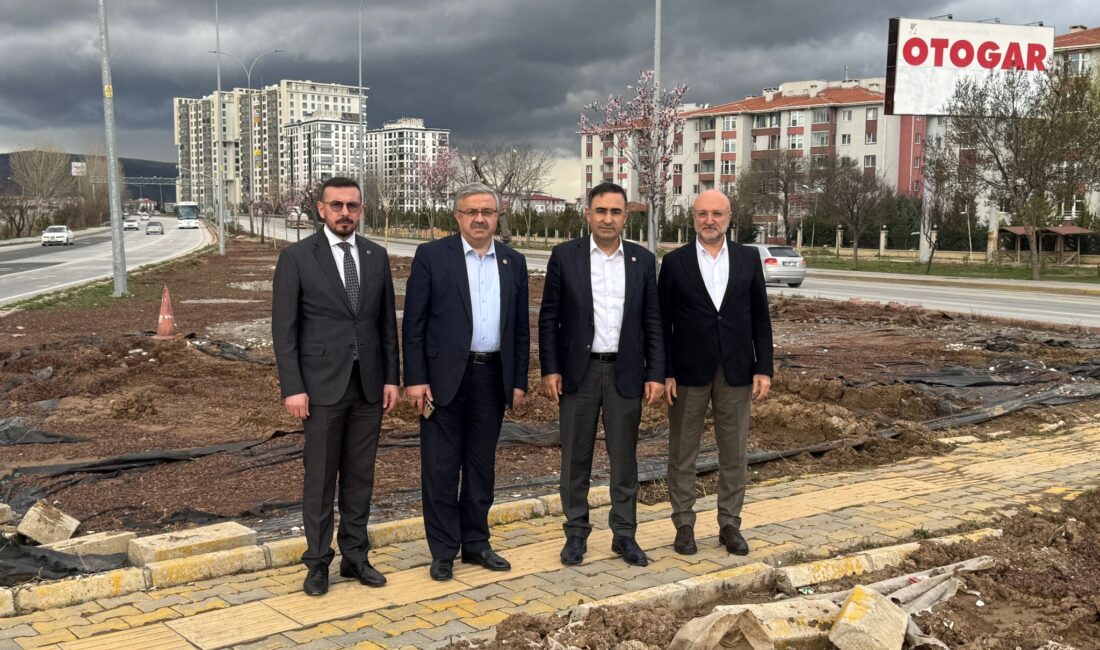 AK Parti Afyonkarahisar milletvekilleri ve teşkilat mensupları, şehrin ulaşım yükünü