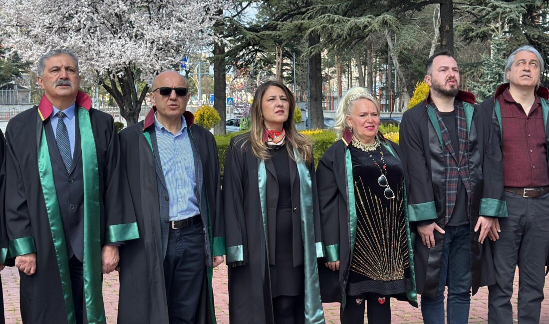 5 Nisan Avukatlar Günü dolayısıyla Afyonkarahisar Barosu tarafından Kocatepe Parkı’nda