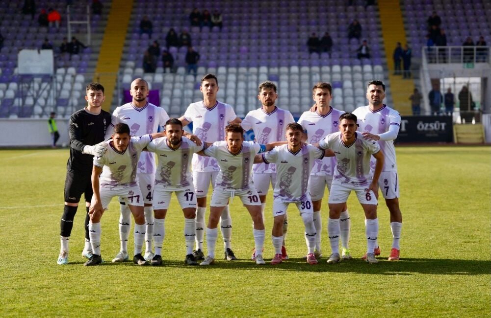 Bölgesel Amatör Lig 7. Grup’ta Play-Off mücadelesini sürdüren 1923 Afyonkarahisarspor,