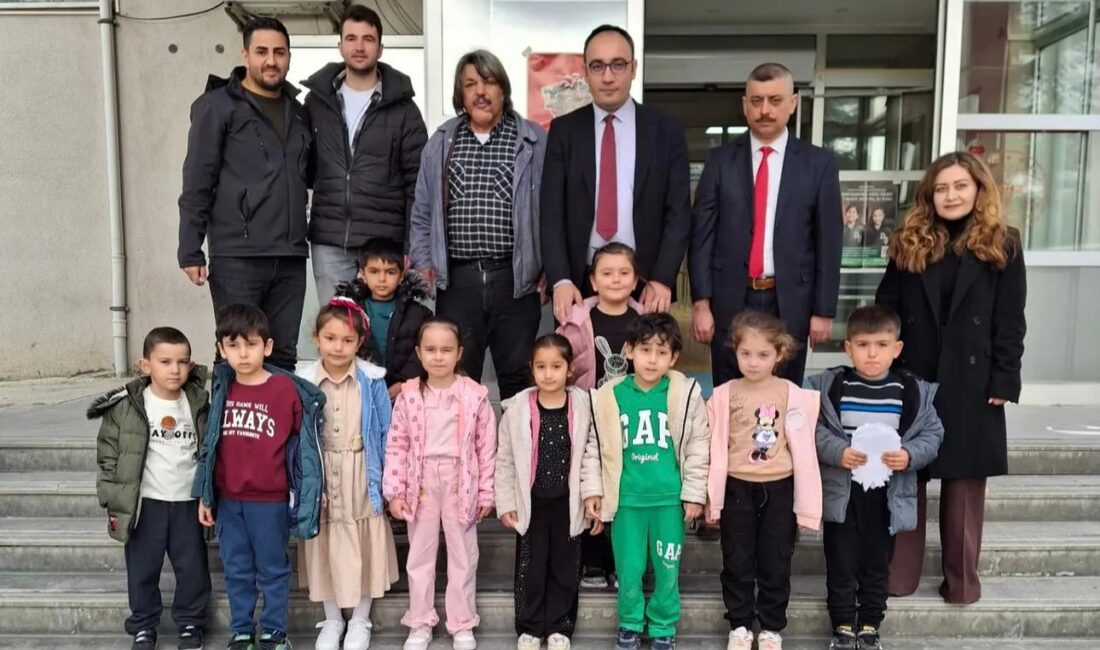 Dünya Sağlık Haftası etkinlikleri kapsamında Afyonkarahisar'ın Çobanlar ilçesinde sağlık çalışanlarına