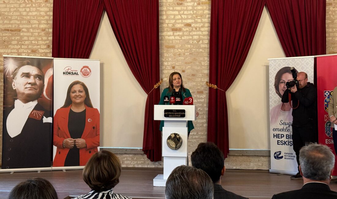 Eskişehir Büyükşehir Belediyesi tarafından hazırlanan “Efsanelerle İpek Sergisi”, Atatürk Kültür