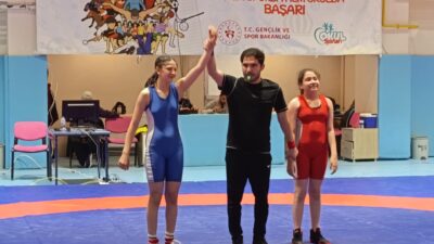 Afyonkarahisar'da düzenlenen Yıldız Kızlar Güreş İl Birinciliği Müsabakaları'na Maver Kemal