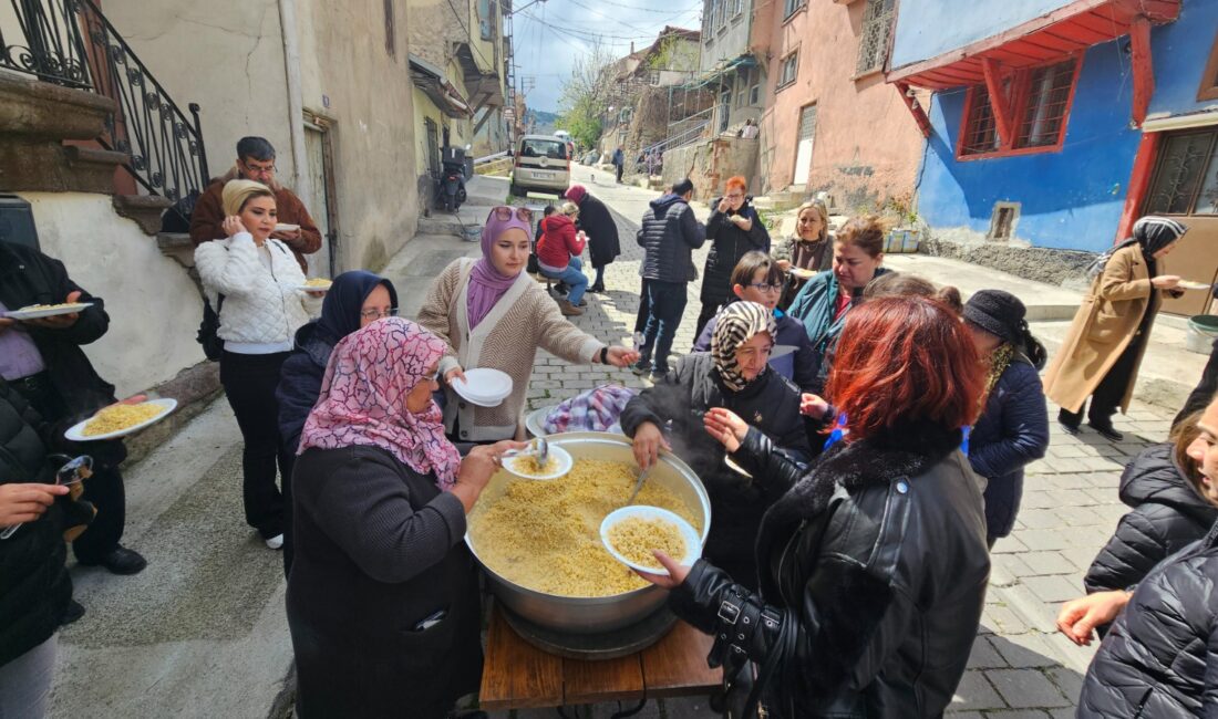 Afyonkarahisar’da yüz yılı aşkın geçmişe sahip “adine pilavı” geleneği, düzenlenen