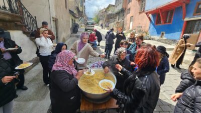 Afyonkarahisar’da yüz yılı aşkın geçmişe sahip “adine pilavı” geleneği, düzenlenen