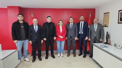 İl Başkanı Beytullah Karataş, parti politikalarını anlattı, ziyaret toplu fotoğrafla