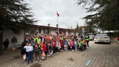 Afyonkarahisar’da faaliyet gösteren 272 PMS Afyon Motosiklet Derneği, 23 Nisan