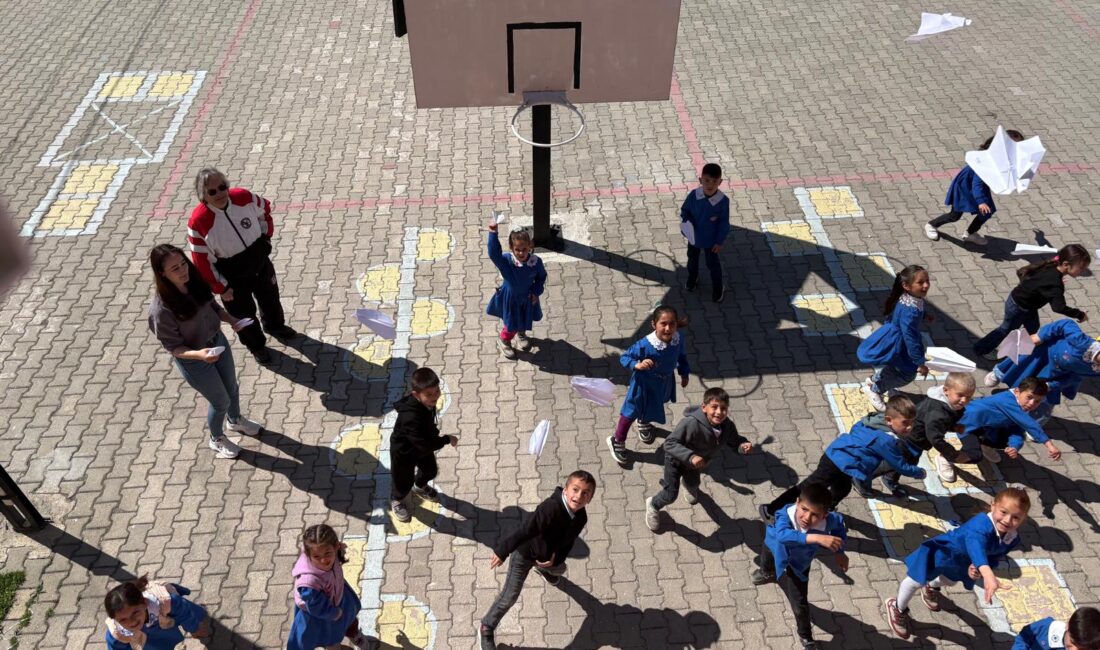 Afyonkarahisar'da bulunan Kızıldağ İlkokulu, 27 Nisan’da Anadolu Beşiktaşlılar Derneği Havacılık