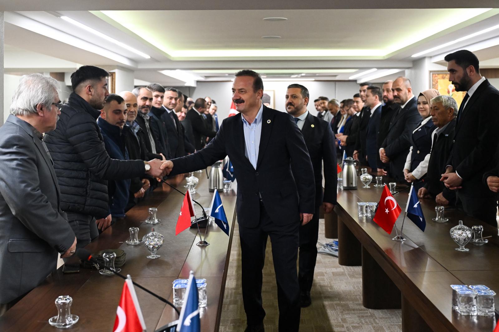 Anahtar Parti Genel Başkanı Ağıralioğlu Afyonkarahisar’da vatandaşlarla buluşacak. Yavuz Ağıralioğlu,