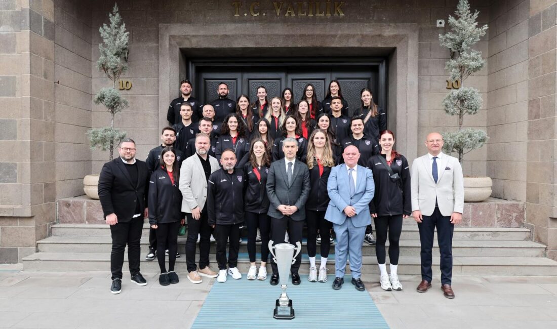 Afyonkarahisar Valisi Naci Aktaş, Zaferin Sultanları'nı tebrik etti ve başarılar