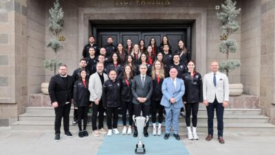 Afyonkarahisar Valisi Naci Aktaş, Zaferin Sultanları'nı tebrik etti ve başarılar