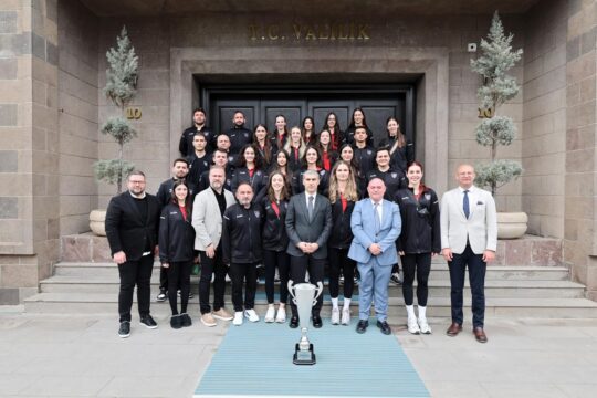 Afyonkarahisar Valisi Naci Aktaş, Zaferin Sultanları'nı tebrik etti ve başarılar