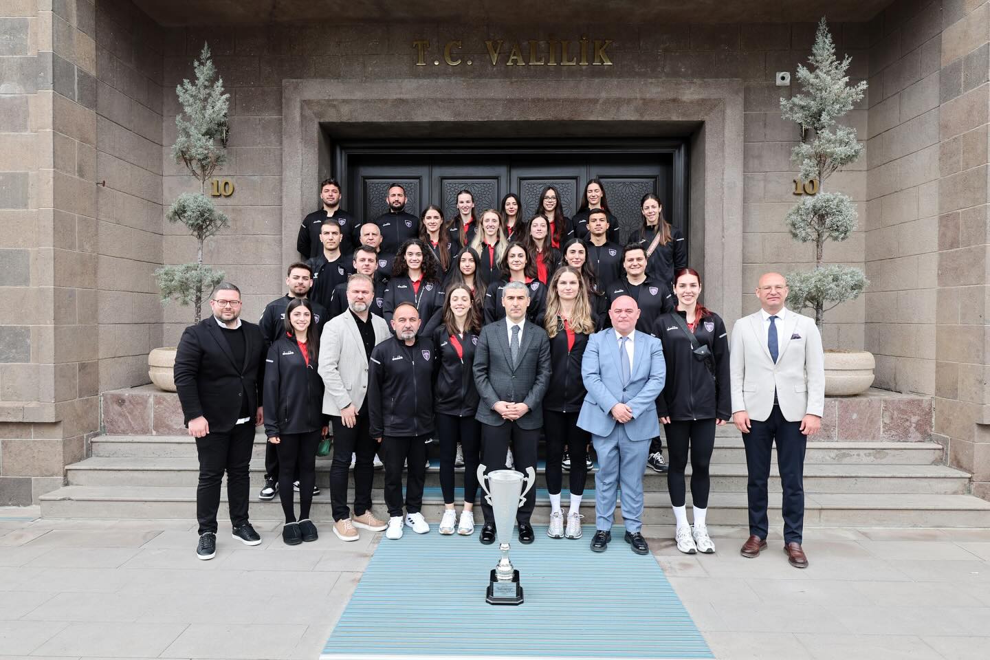 Afyonkarahisar Valisi Naci Aktaş, Zaferin Sultanları'nı tebrik etti ve başarılar