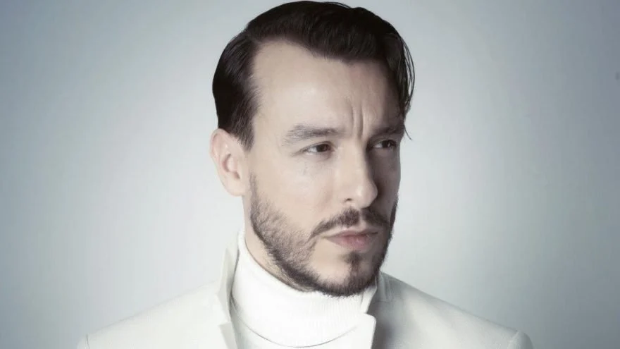 Sıradışı ses aralığı ve özgün tarzıyla Türk müziğinin en özel