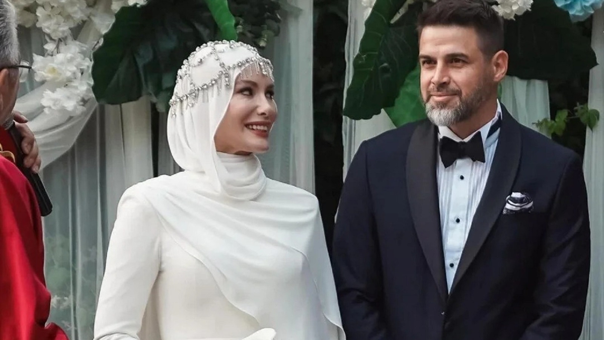 Ekranların sevilen ismi Gamze Özçelik, uzun süreli bir aranın ardından