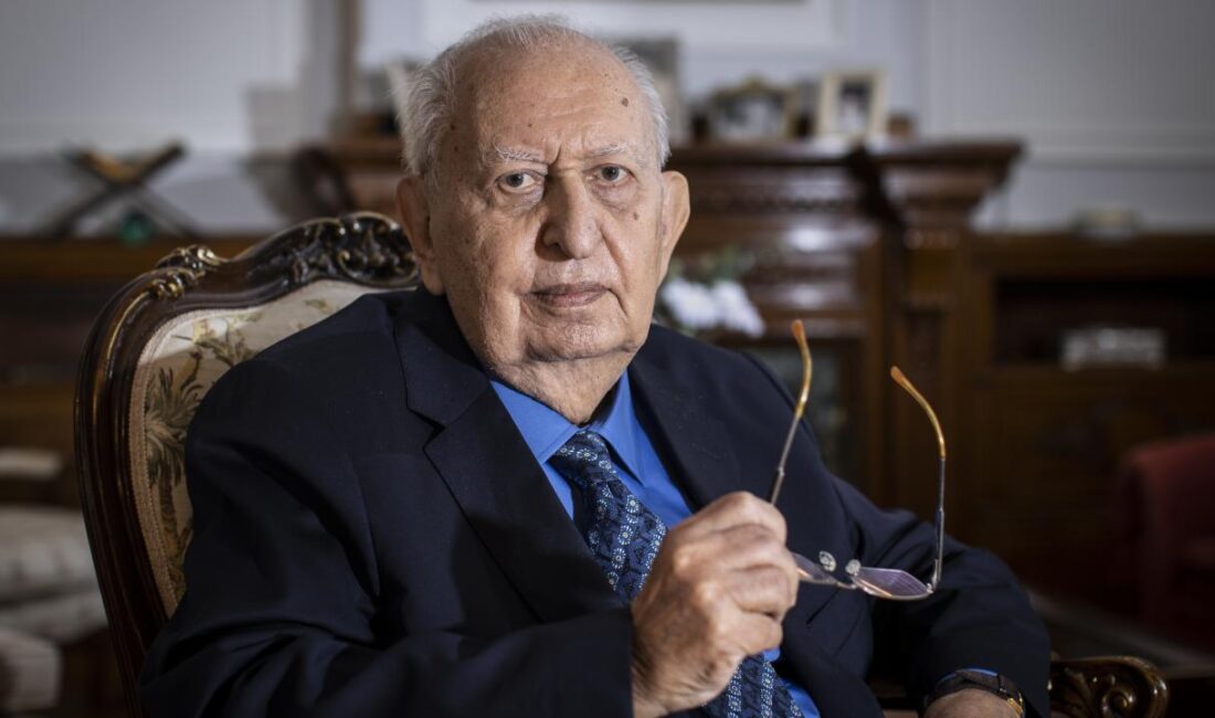 Eski TBMM Başkanı ve vekaleten Cumhurbaşkanlığı görevini üstlenen Türk siyasetinin