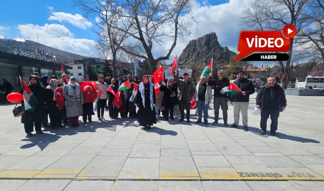 Afyonkarahisar’da Kadınanalar Kültür Derneği tarafından Filistin’de yaşananlara dikkat çekmek amacıyla