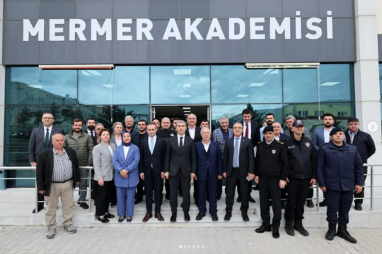 Afyonkarahisar Valisi Dr. Naci Aktaş, sektörel bazda Türkiye’nin öncü projelerinden