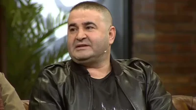 Türk komedi dünyasının en sevilen simalarından biri olan Şafak Sezer,